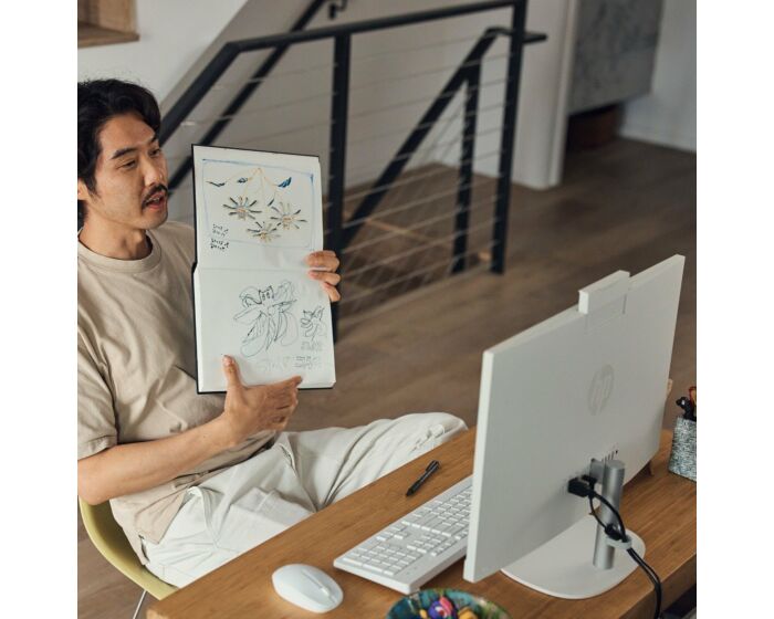 HP All-in-One 24-cr0029d PC - 23.8-inch (85W23PA) - Shop HP